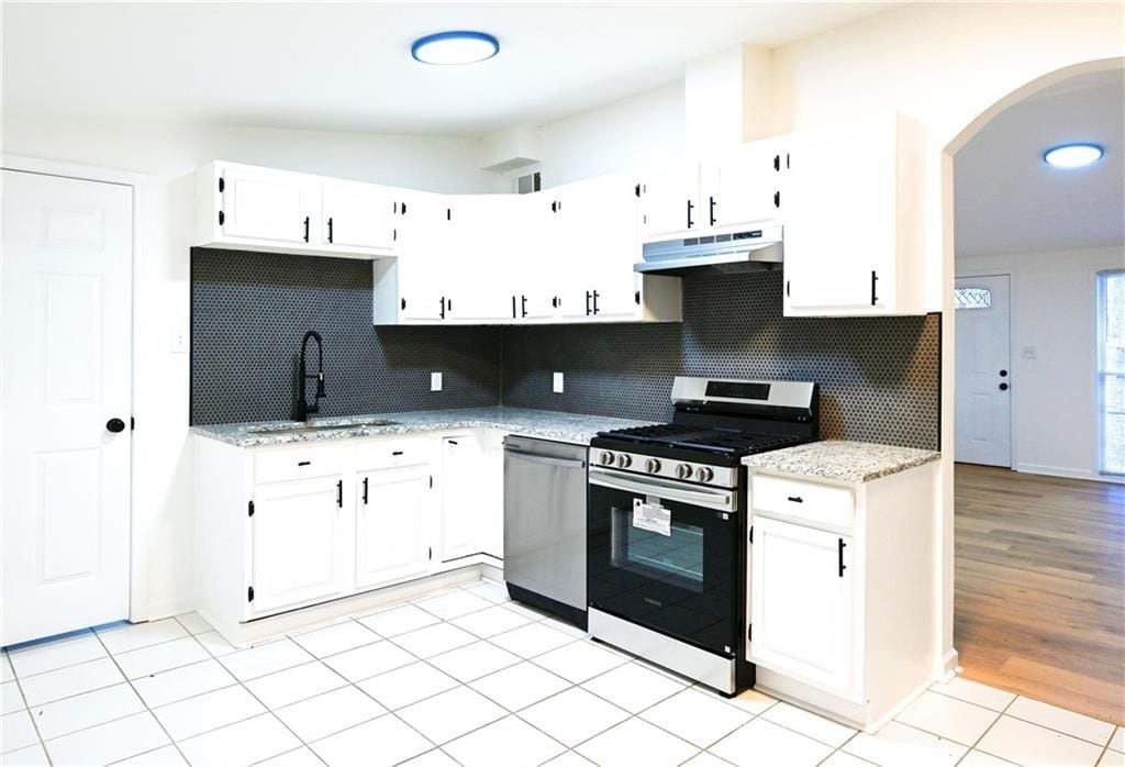 Building Photo - 88 Lucia Dr SE