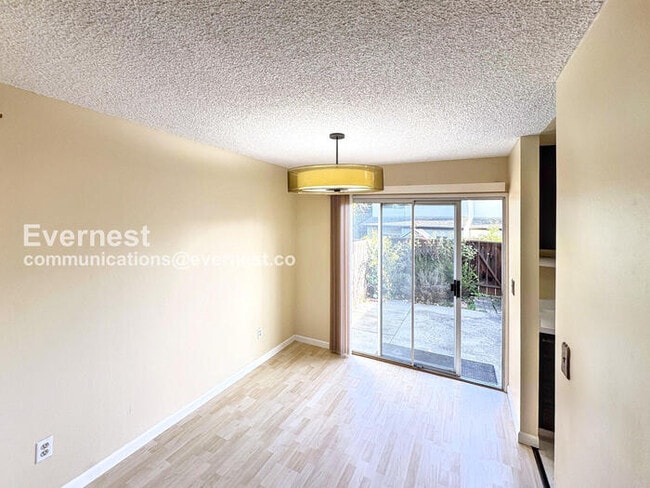 Building Photo - 1844 Tesoro Ct