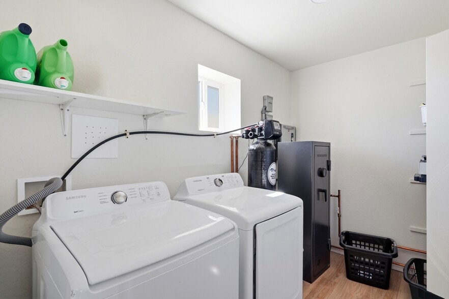 Laundry - 8509 N Stacey Ln