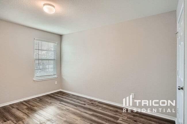 Building Photo - 2328 N Amber Ruse Ct