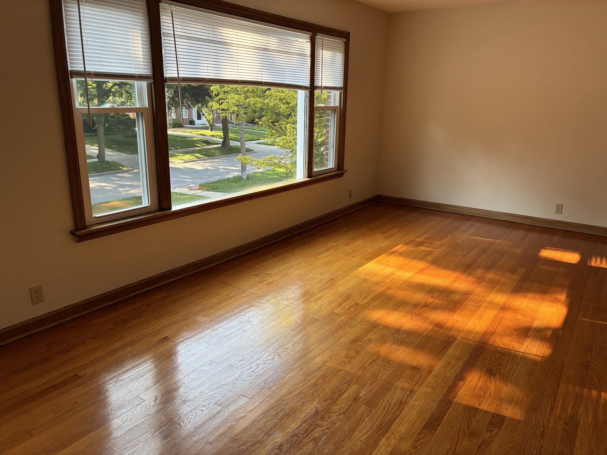 Front living area - 4306 N Stowell Ave