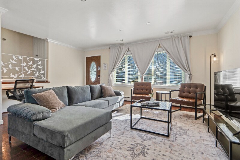 Building Photo - 9103 Columbia Ave