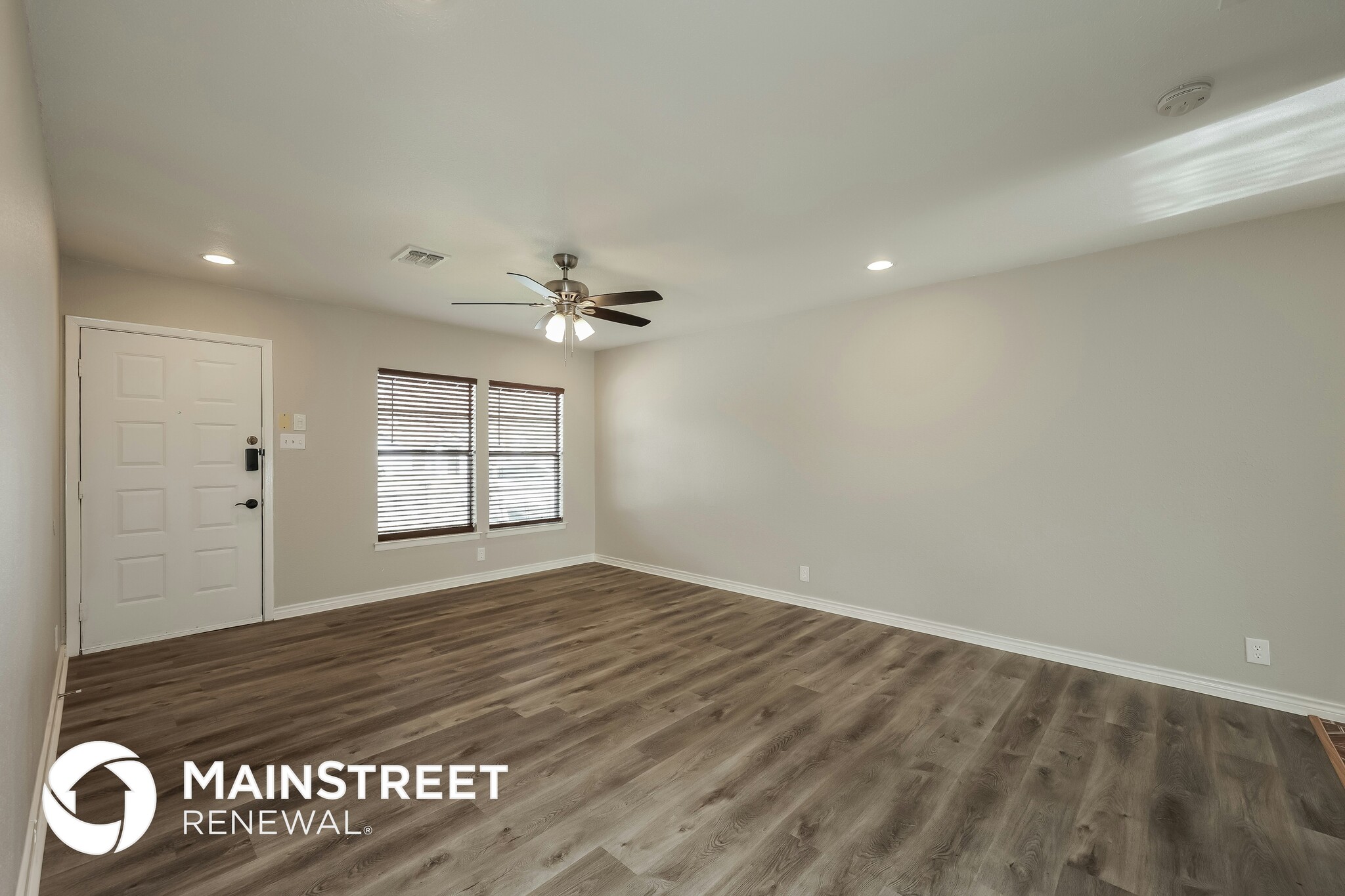 Building Photo - 6606 Gallery Oak St