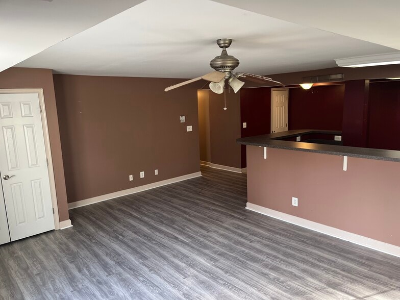 Building Photo - 1549A N Van Dorn St