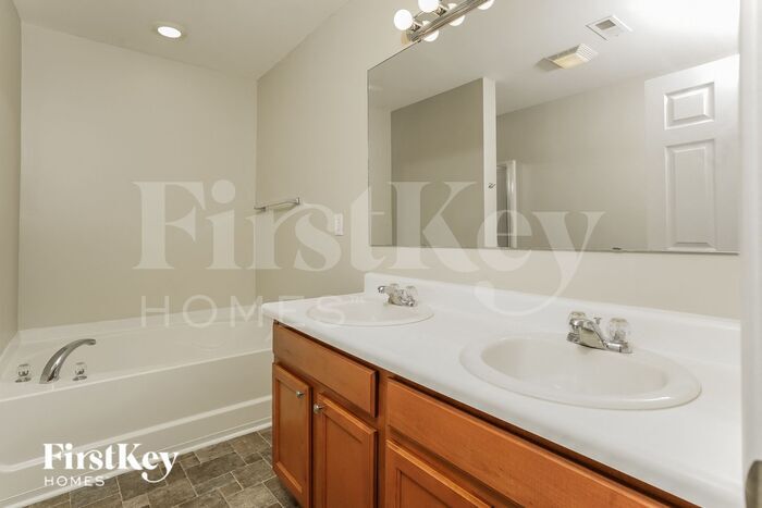 Building Photo - 5347 Liberty Hall Cir
