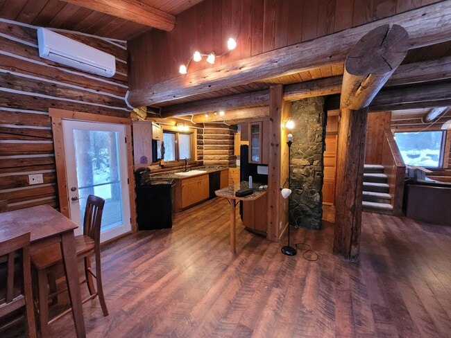 Building Photo - Log Cabin on Acreage, Mosquito Lk Rd