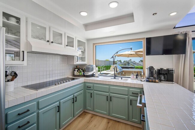 Building Photo - Experience Coastal Living at Its Finest in...