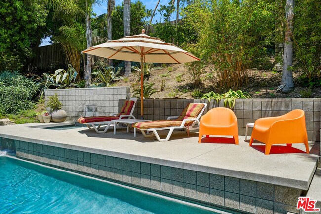 Building Photo - 1568 Stoddard Ave