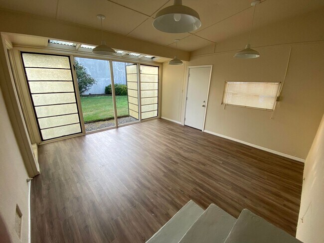 Building Photo - Charming 2-Bedroom Home Near Downtown San ...
