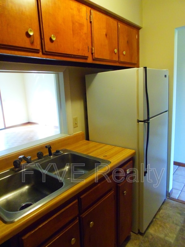 Building Photo - 2011 Baldwin Rd