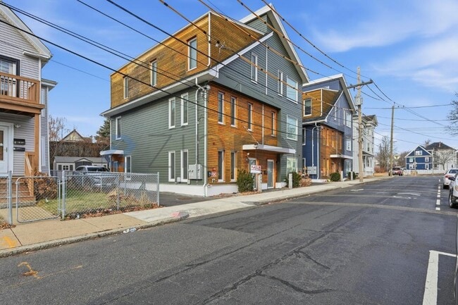 Building Photo - 245 Norwell St