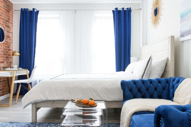 Building Photo - 240e E 75th St