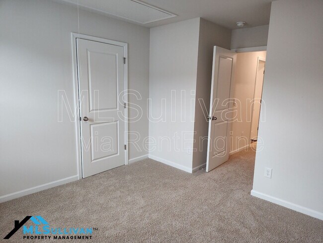 Building Photo - 2932 Egert Dr
