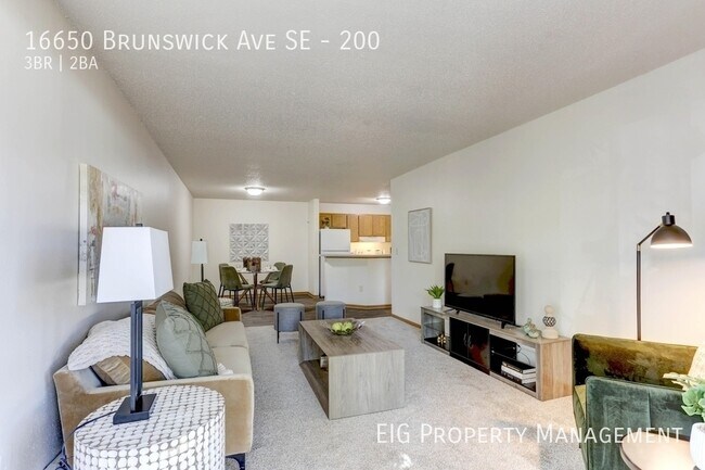 Building Photo - 16650 Brunswick Ave SE
