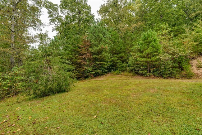 Building Photo - Charming 3-Bed / 2-Bath Home