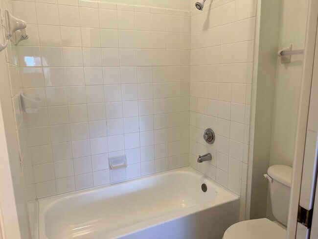 Building Photo - Spacious 2/2 in The Links at Haile #u131