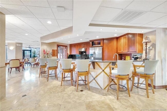 Building Photo - 9500 S Ocean Dr