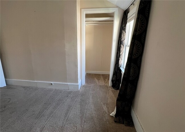 Building Photo - 404 Perry St