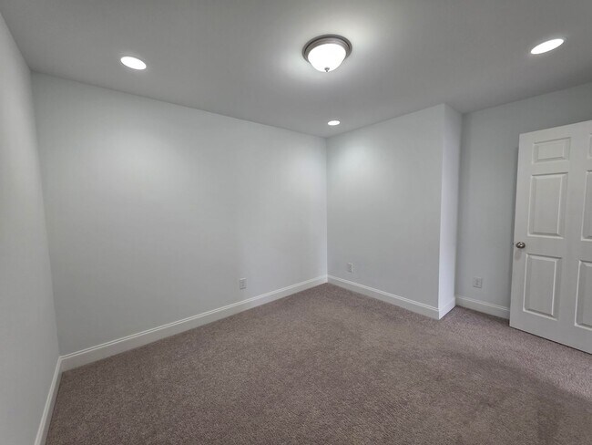 Building Photo - 3-Bedroom Townhome with Bonus Room & Resort-Style Amenities -No Pets