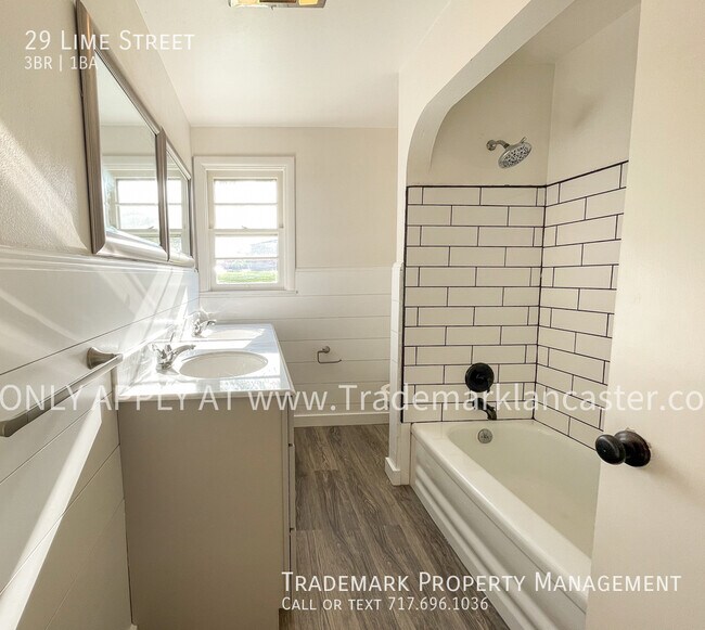 Building Photo - Very Nice Detached Home