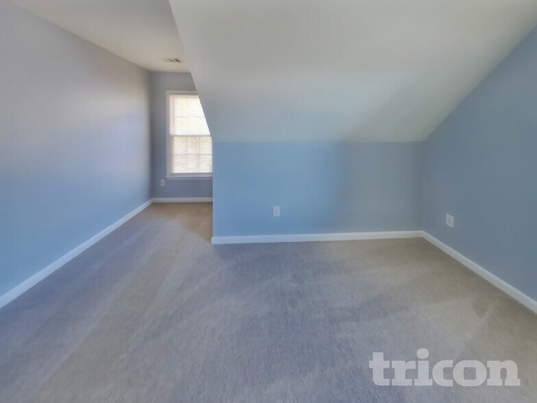 Building Photo - 2674 Calumet Farm Ln