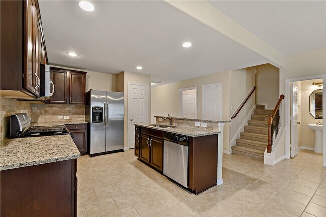Building Photo - 3308 Southern Grove Ln