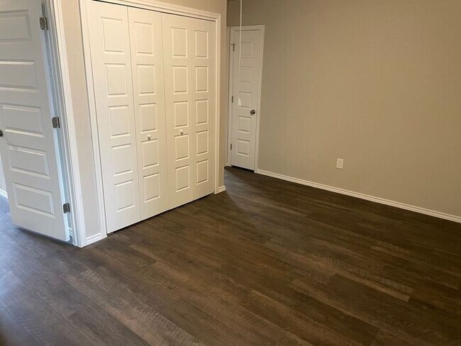 Building Photo - Get an A+ in Savings! | $500 Move-In Credit on a 4-Bed, 2.5-Bath Home in Saint Hedwig