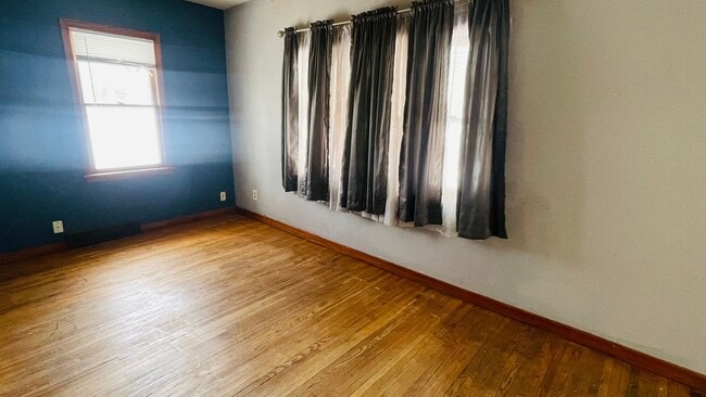 Building Photo - 1 Bedroom 1 Bathroom House!