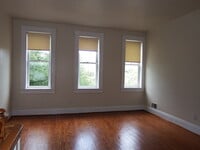 Building Photo - Beautiful Two Level Two Bedroom with Two Baths in Historic Mt Vernon Ready to Move In