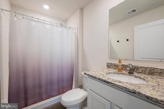 Building Photo - 171 Centergate Dr