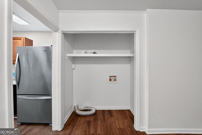 Building Photo - 2516 Peachwood Cir NE