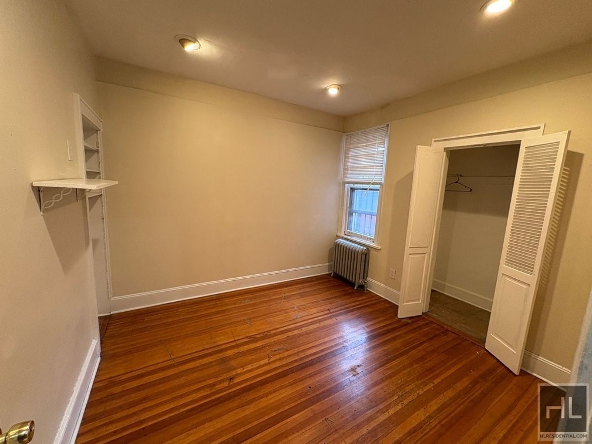 Building Photo - Park Hill Ave, YONKERS,