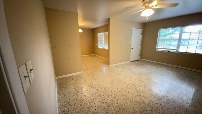 Building Photo - 3330 NW 27th Ave