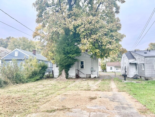 Building Photo - 2110 Ratcliffe Ave