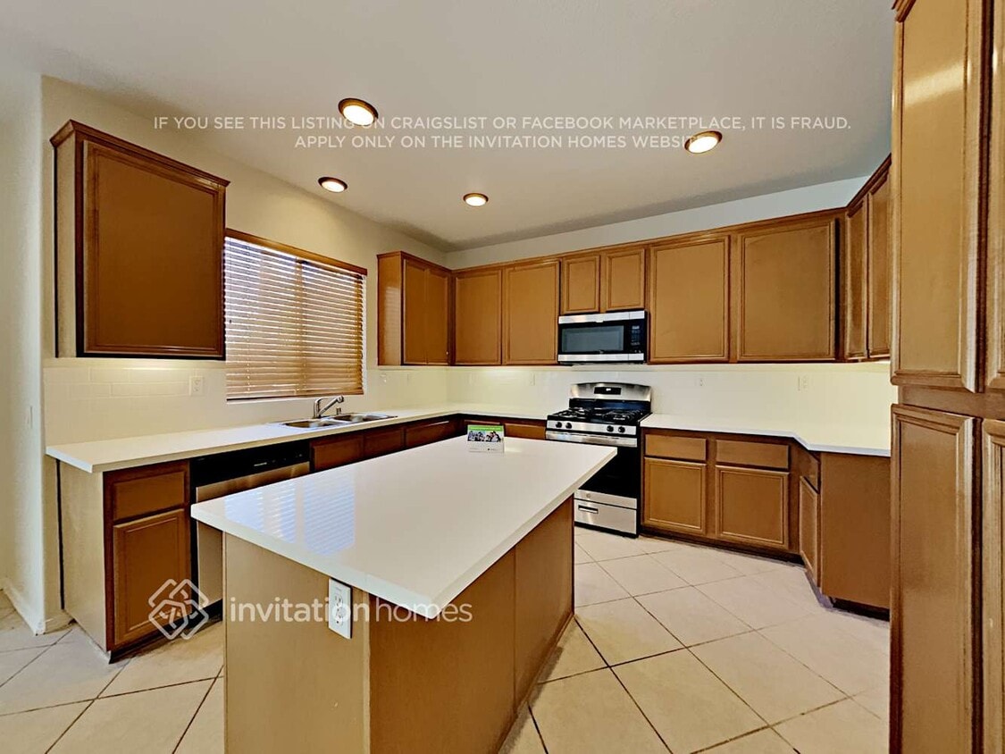 Building Photo - 28522 Silverking Trail