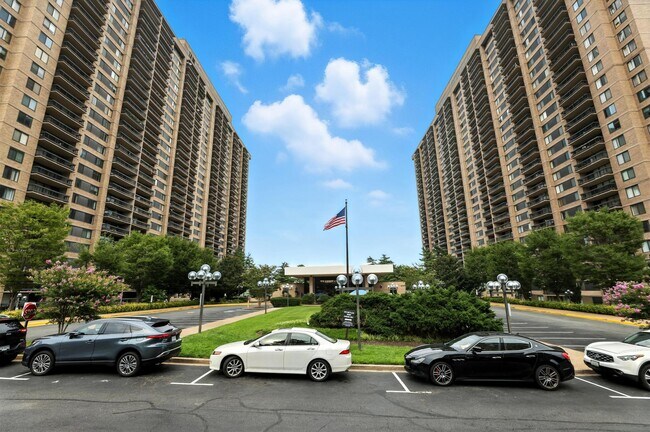 Building Photo - 3705 S George Mason Dr