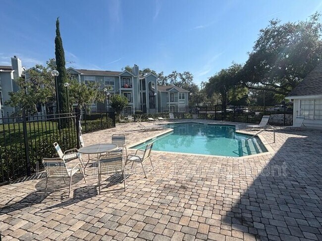 Building Photo - 2550 N Alafaya Trail