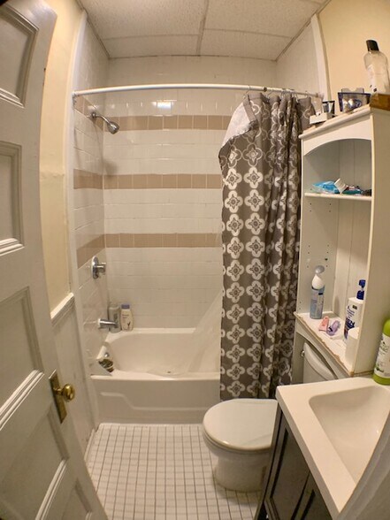 Building Photo - 88 Fisher Ave