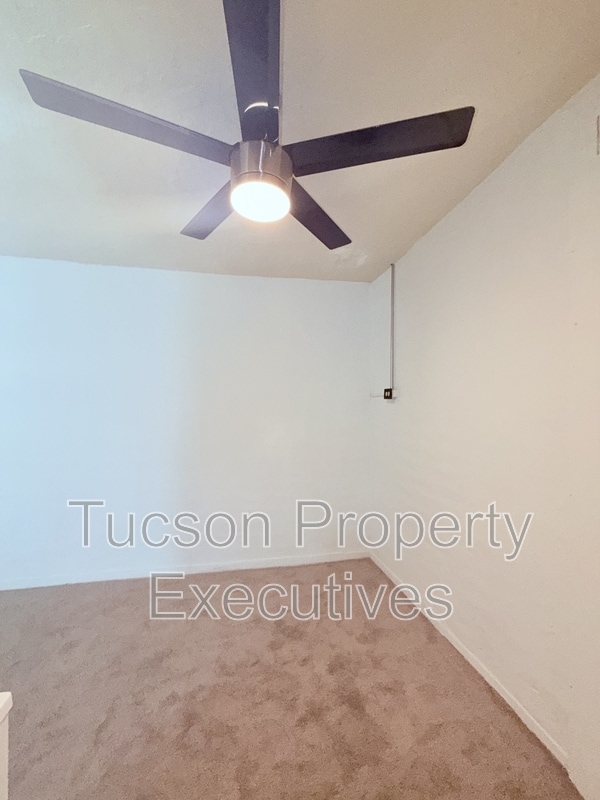 Building Photo - 234 E 32nd St