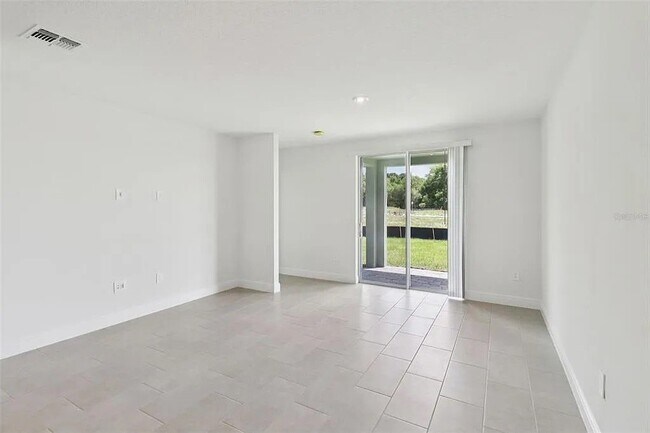 Building Photo - 803 Sunshower Dr