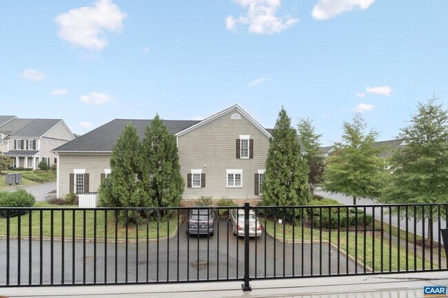 Building Photo - 4 Bedroom 3.5 Bathroom Townhouse with 2 Car Garage - Brownsville Elementary School District