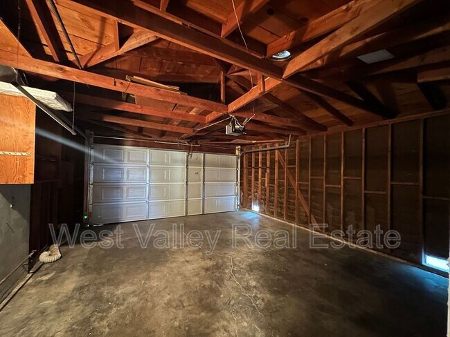 Building Photo - 202 Irene St