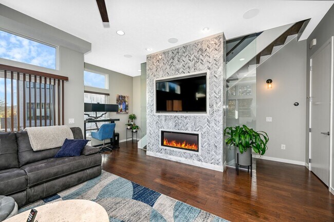 Building Photo - 18875 Riversouth Terrace