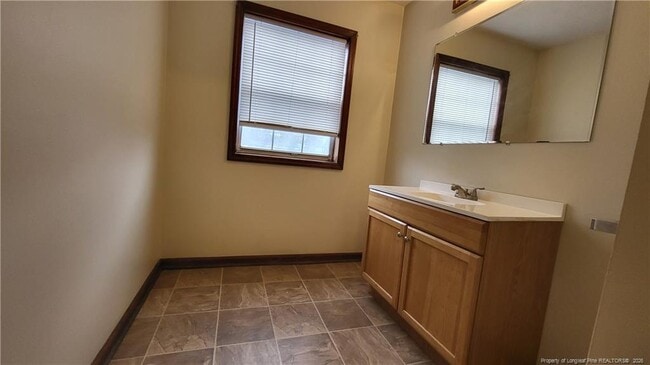 Building Photo - 700 N Roberts Ave