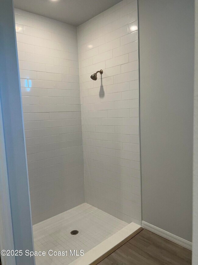 Building Photo - 542 Lambright St SW