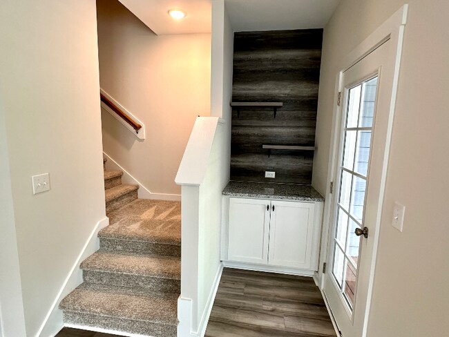 Building Photo - 822 Laurel Gate Dr