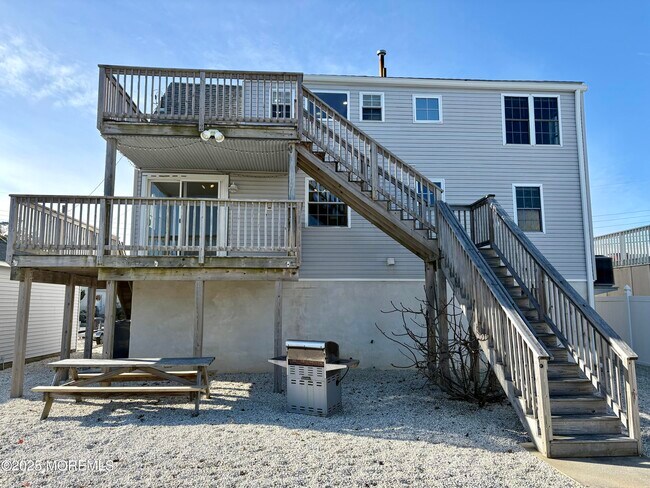 Building Photo - 24 Richard Dr