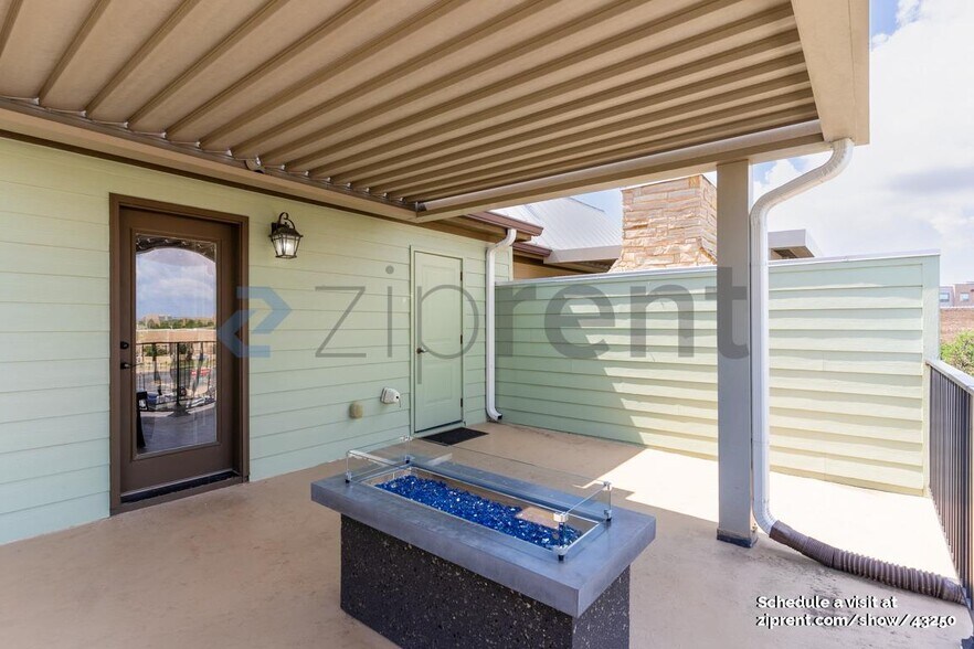 Building Photo - 1025 Highknoll Ln