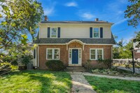 Building Photo - Tastefully Updated 3 Bed, 2 Bath Home - 2 ...