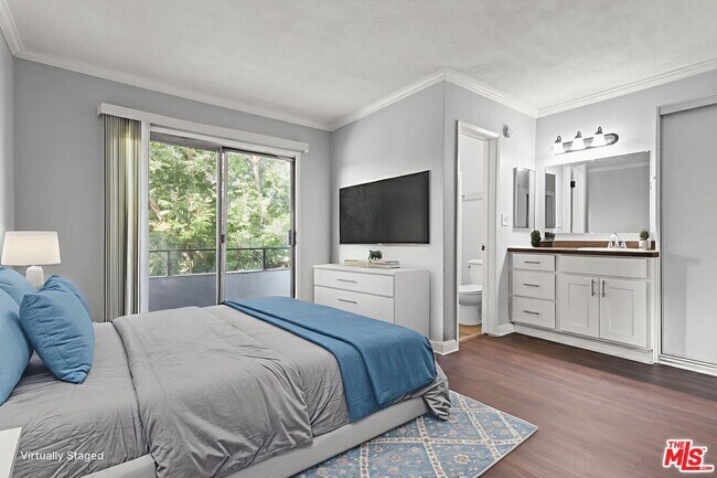 Building Photo - 5555 Carlton Way